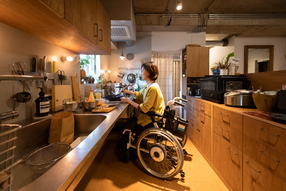 車椅子でのマンションリノベ。造作家具「道」と「間取り」で可変性ある暮らしをつくる