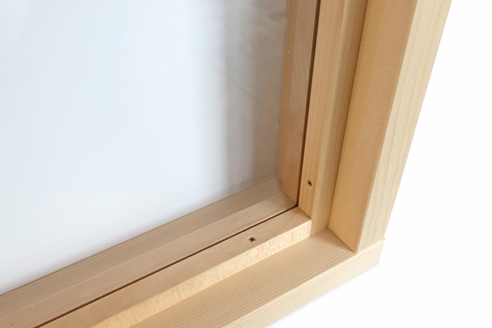 木製室内窓 横長はめ殺しタイプ サイズオーダー DW-DR008-06-G164 裏面の押縁の細ビスを外すことでガラス交換ができます