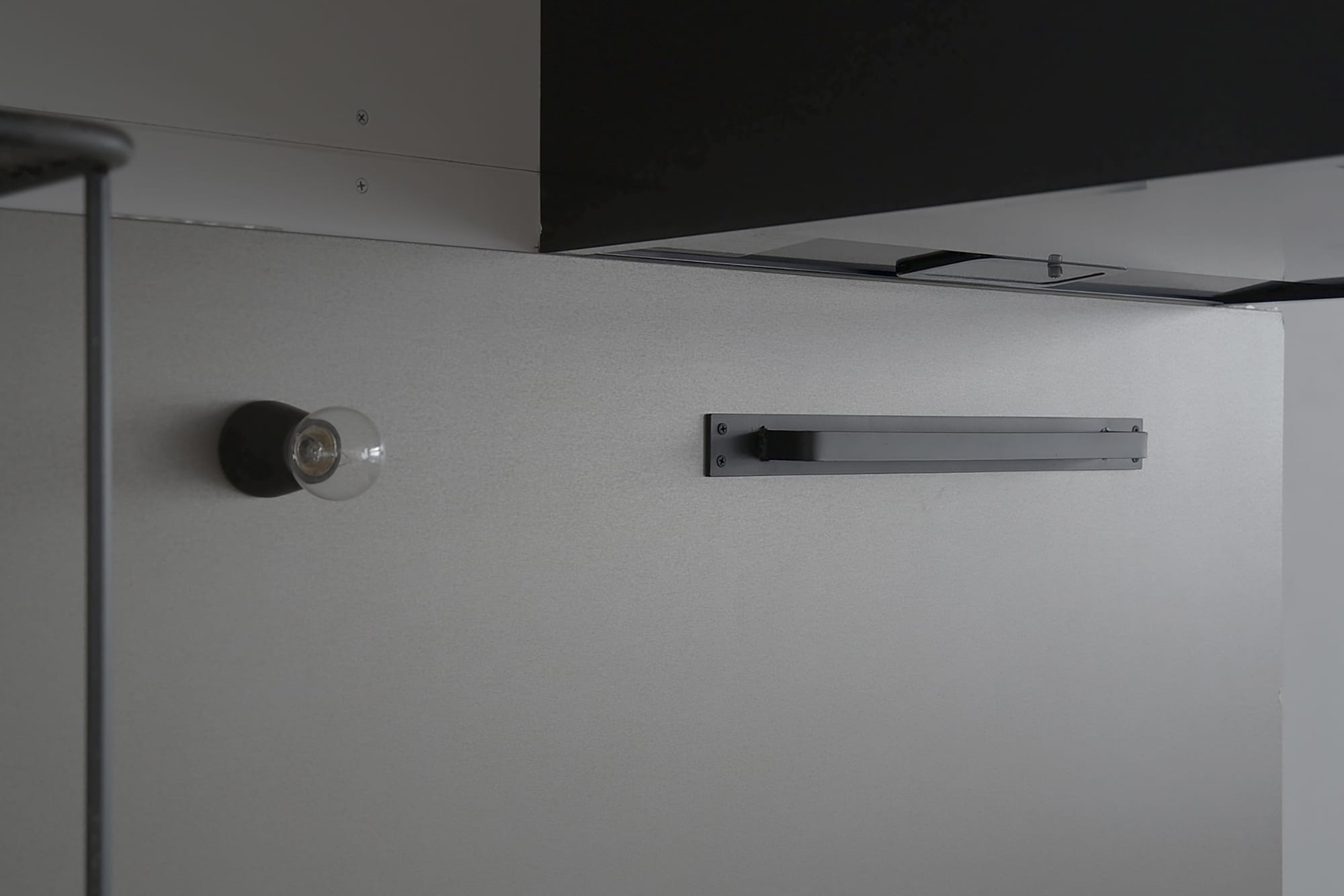 キッチンSETUP-03 W2100 SETUP-KC003-W21 ツールバー：アイアンドアハンドル 台座付き平板（ハンドル部分 380mm）