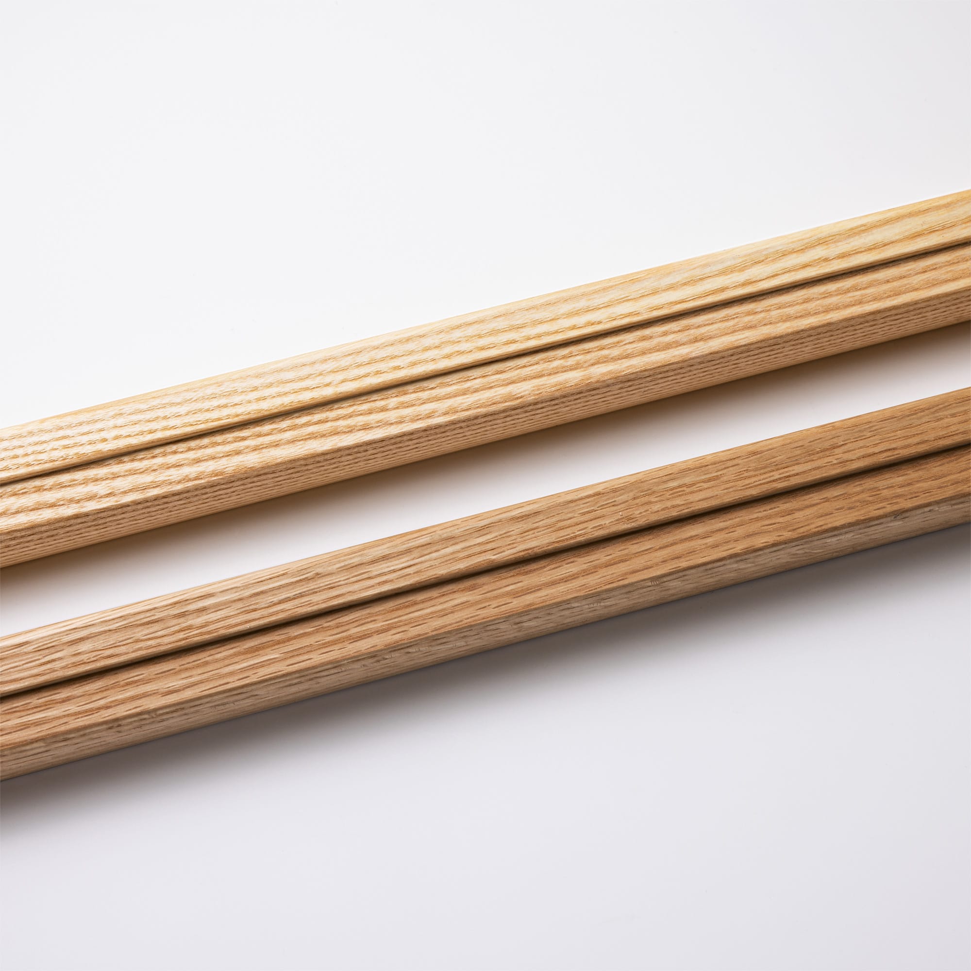 木と鉄の手摺 縦型 オーク L600 ET-SH004-10-G250 上：ホワイトアッシュ材　下：オーク材