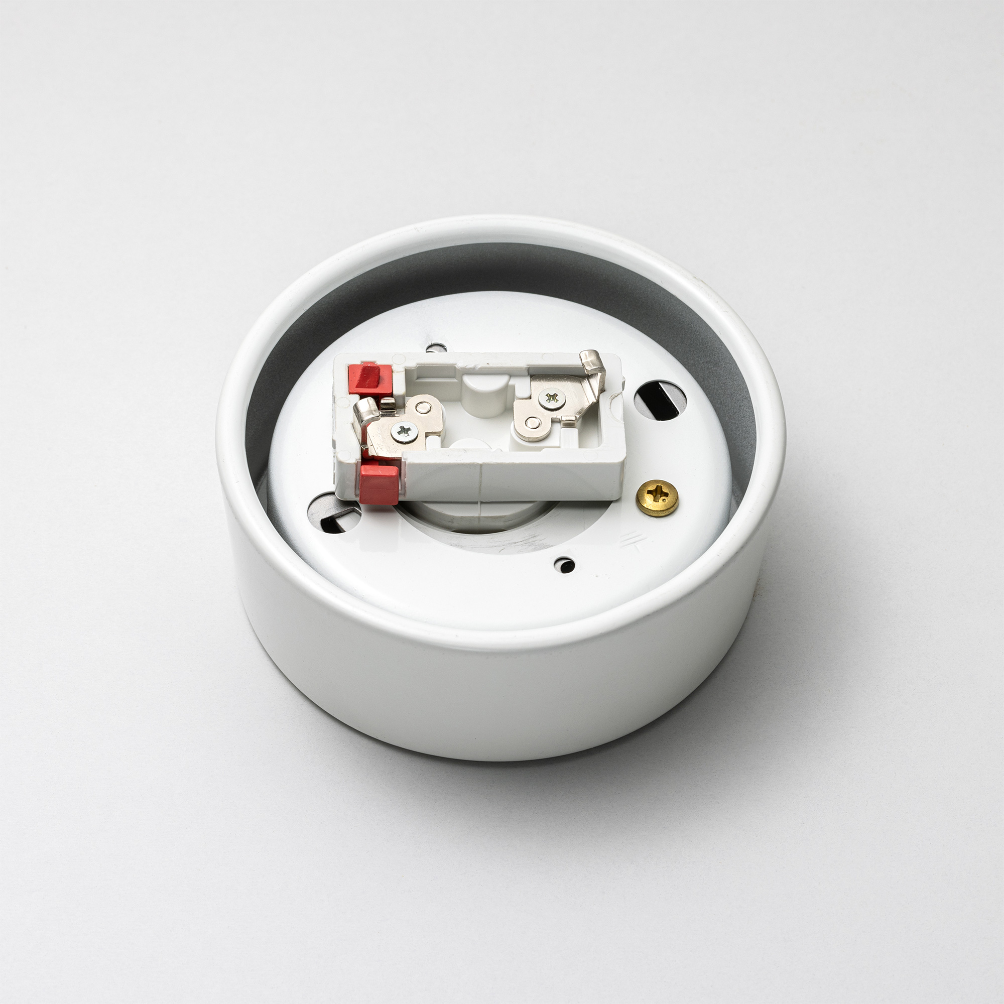 メタルラウンジライト アルミ 乳白ボール（引掛） LT-PD018-03-G141 ソケットホルダーのシーリングキャップ側。赤い部分が取り外しボタンです。