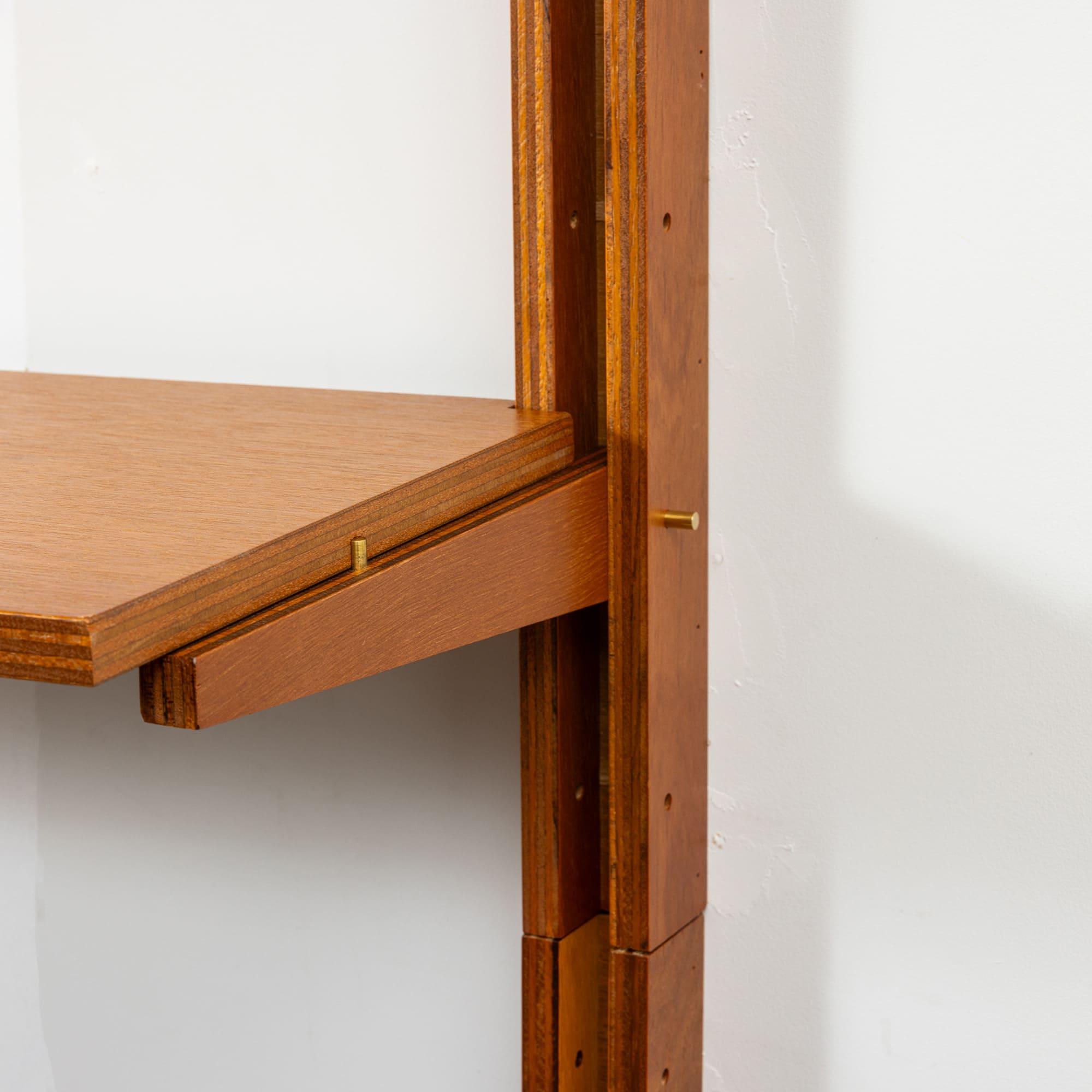 木製シェルビング 棚板 W900 PS-BK009-07-G289 棚板は、ブラケットに対して半掛かりで設置します
