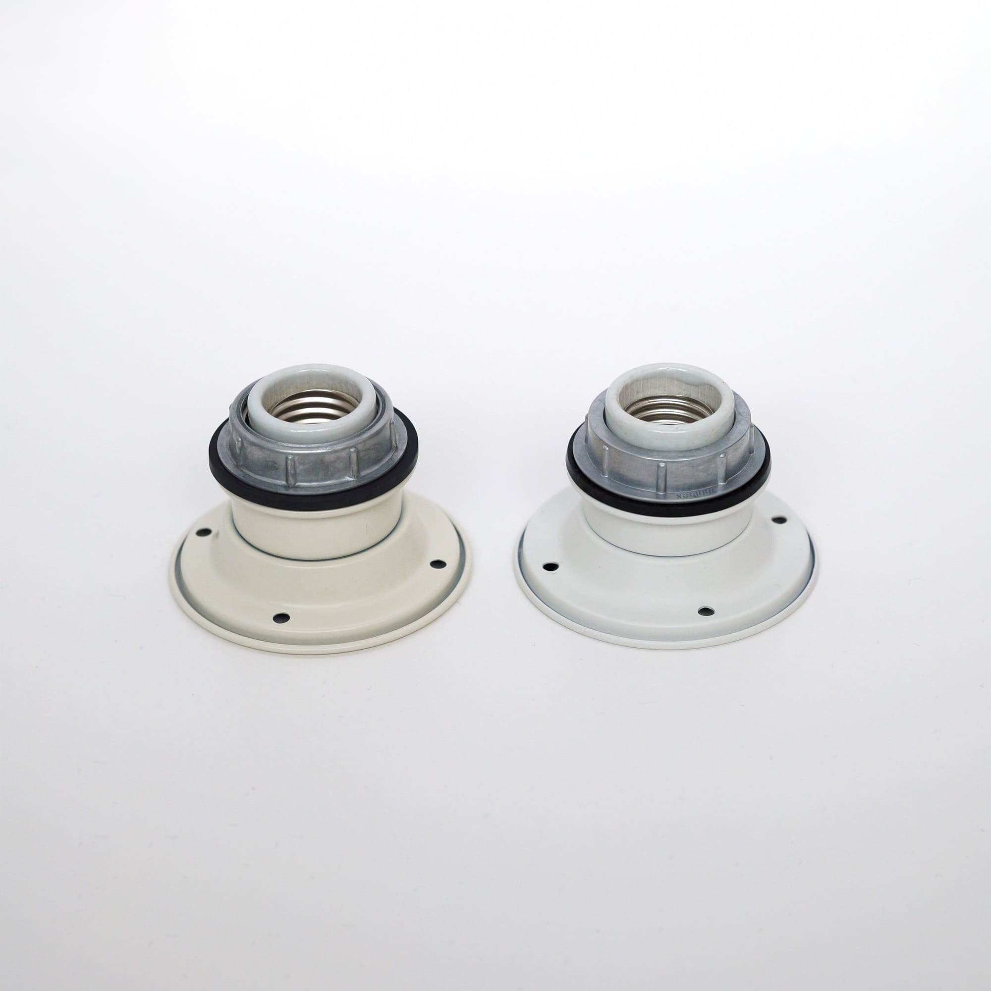 工業系レセップ ホワイト LT-BR001-14-G141 旧仕様とは色味が異なります（新仕様：右）