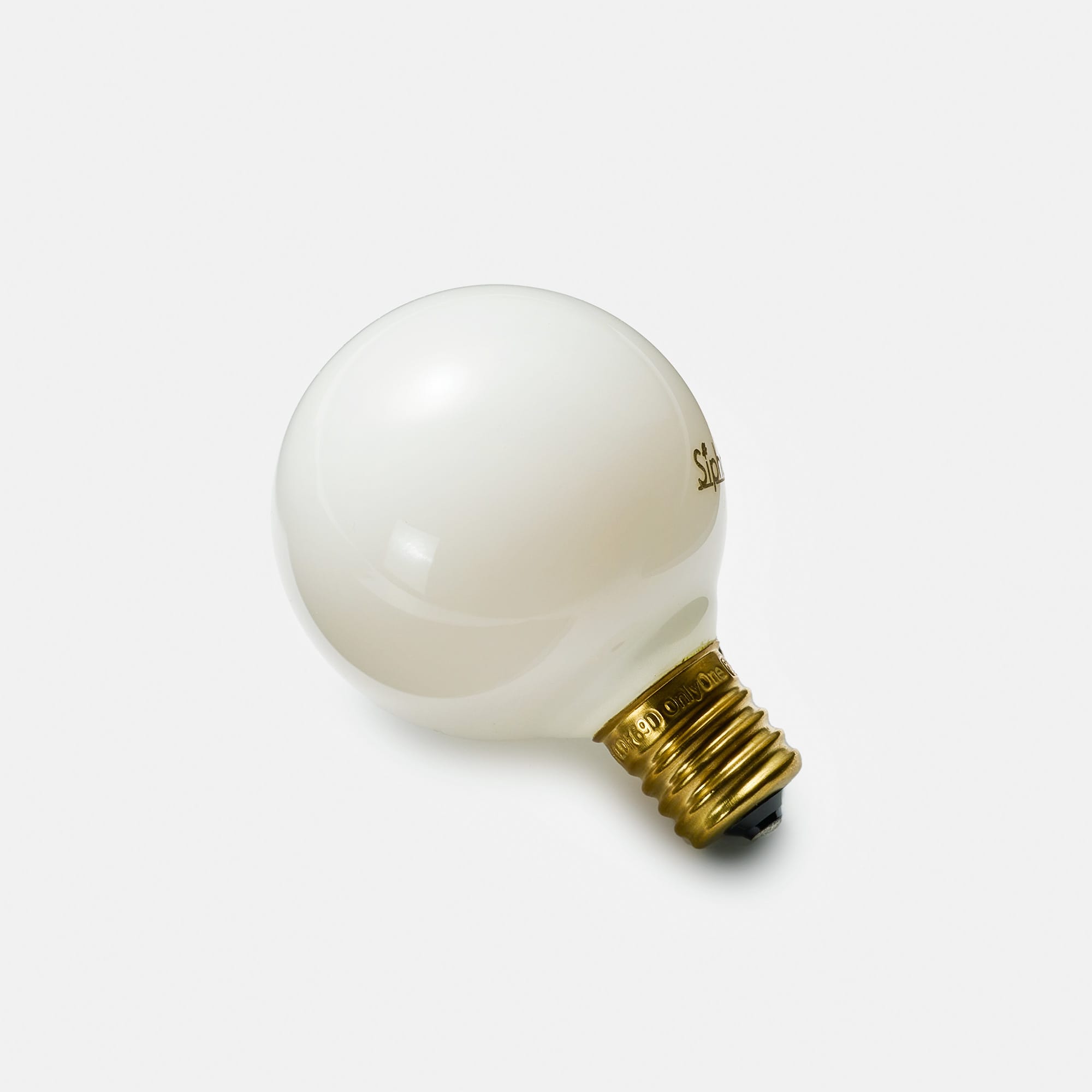 フロストLED電球 φ50(E17)30W相当 スノー 2700K電球色 LT-BB008-13-G141 白熱電球にそっくりの見た目ですが、LED電球なのです