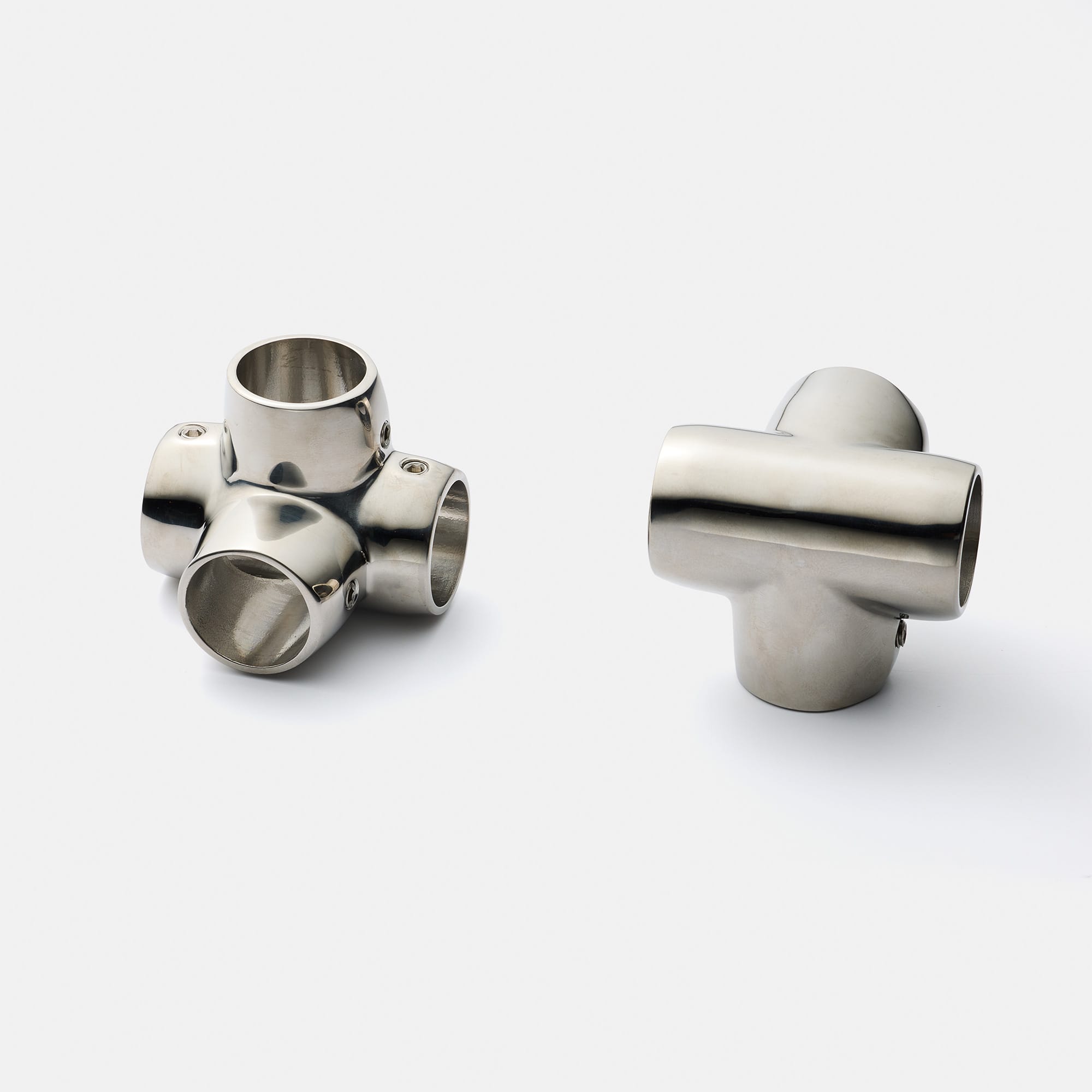 メタルハンガーライン E型コーナー-壁付けタイプ PS-HB013-08-G239 4方貫通エルボ。長手方向はパイプを貫通してご使用いただけます