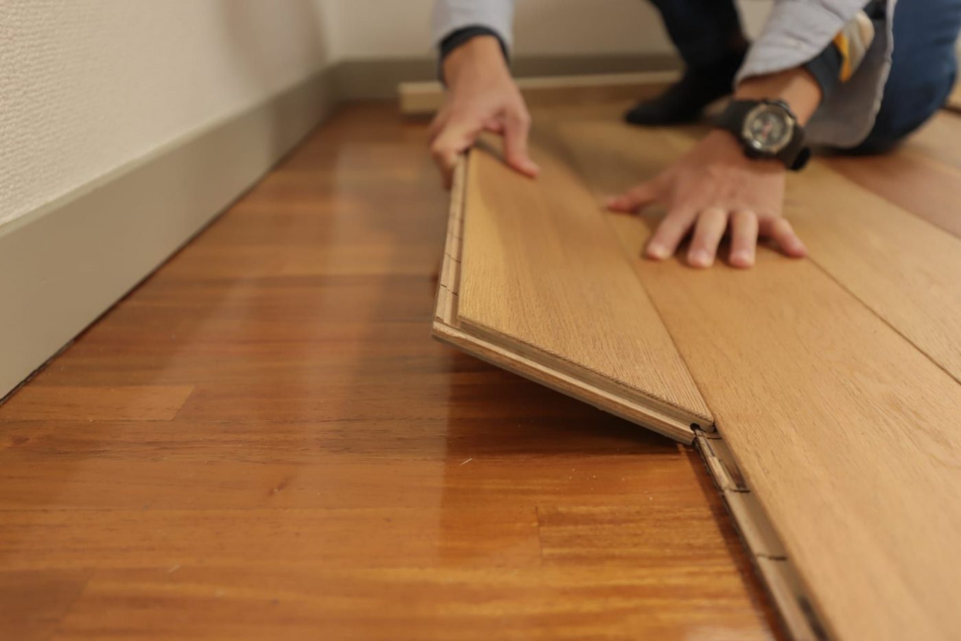 イージーロックフローリング オーク120/無塗装 FL-FL021-04-G141 ボンドも釘も使わず、はめて敷くだけ