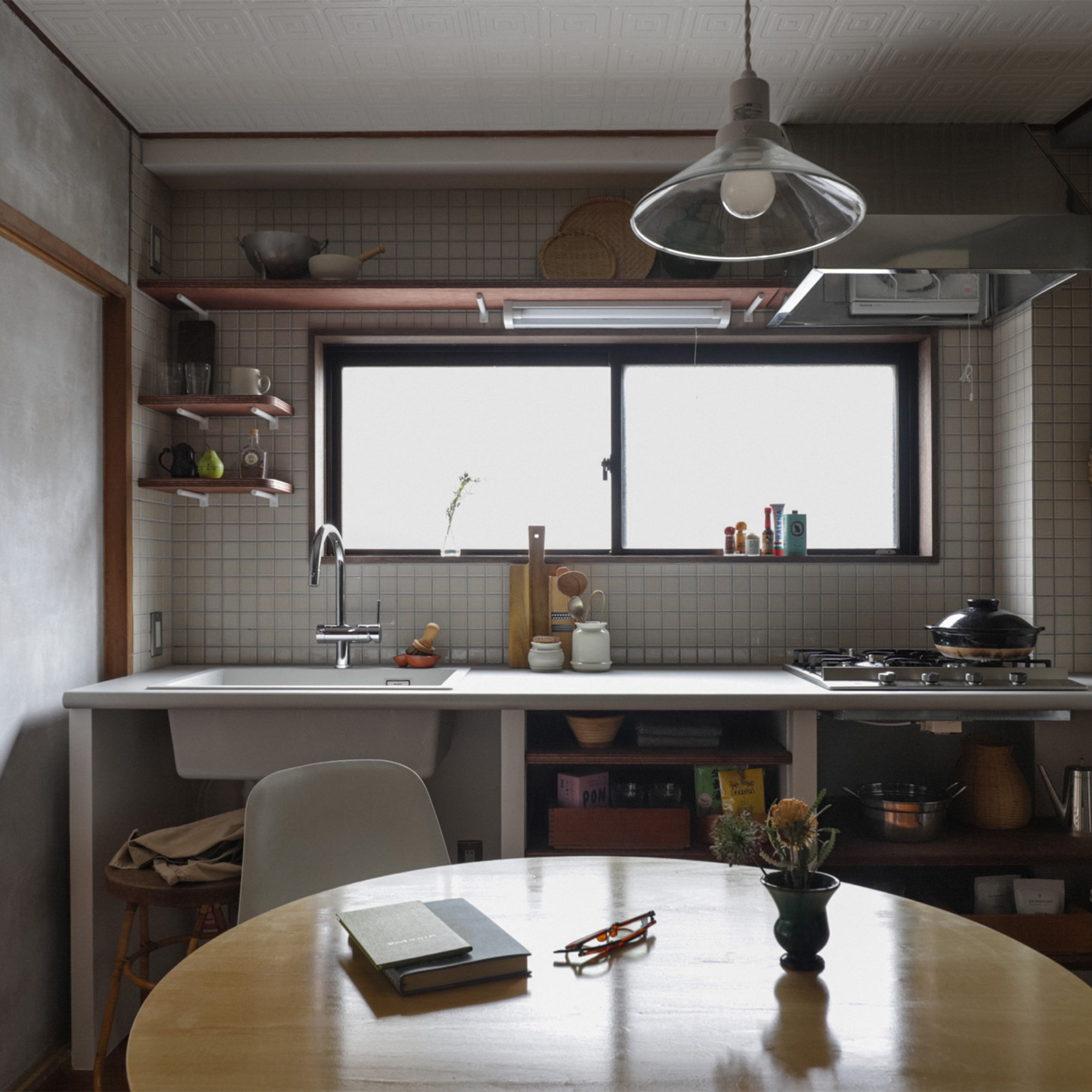 マットカラーのキッチン天板 コンロ＆クォーツシンク 見付40 KB-KC038-08-G324