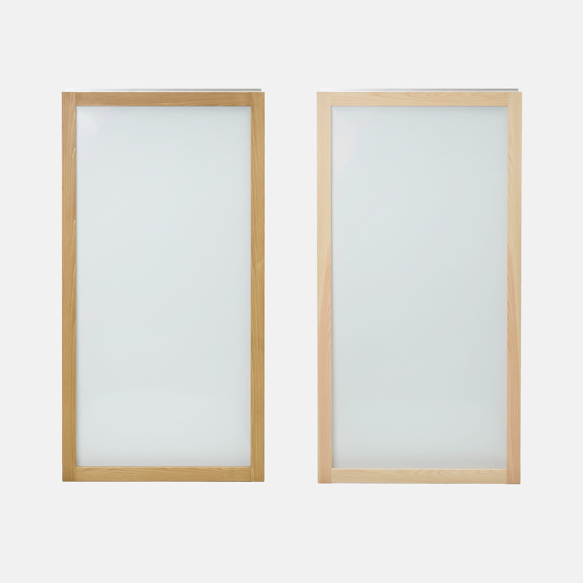 木製インナーサッシ 三方枠 掃き出し窓用 ガラス戸 DW-DR018-01-G325 建具表面 （左：着色塗装品・右：無塗装品）