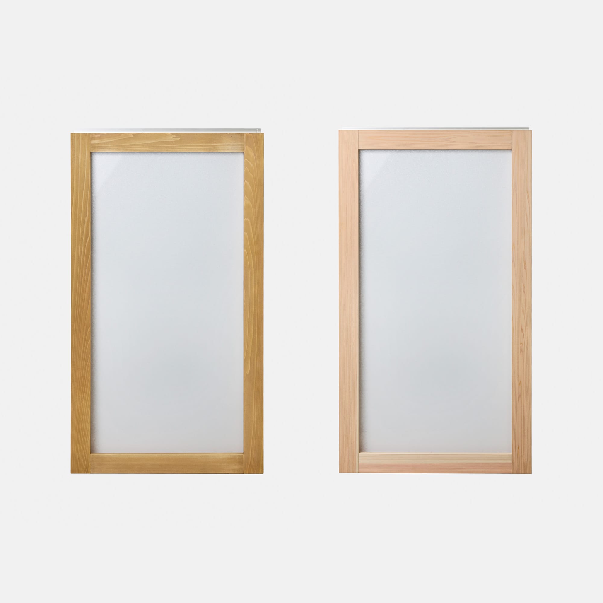 木製インナーサッシ 四方枠 腰窓用 ガラス戸 DW-DR018-05-G325 建具表面 （左：着色塗装品・右：無塗装品）