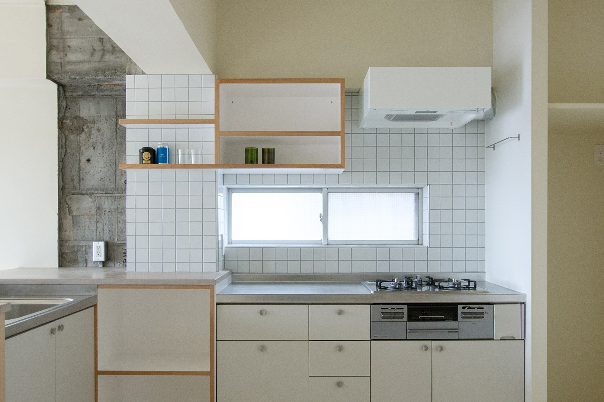 フラットレンジフード 壁付け型 W600 ホワイト KB-KC017-01a-G141