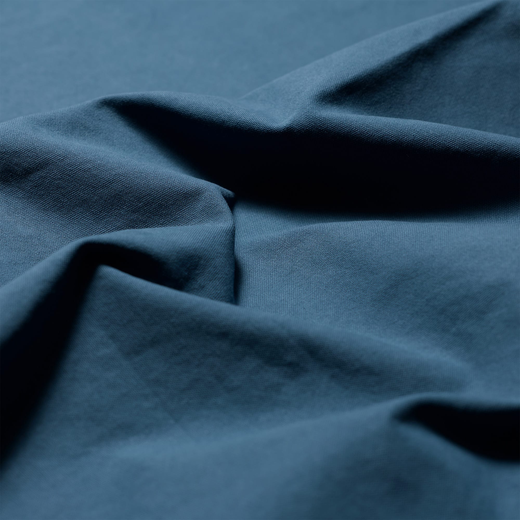 帆布カーテン フラット スタイル スモークブルー DW-CB008-07-G114 スモークブルーは「藍」を感じる落ち着いた青