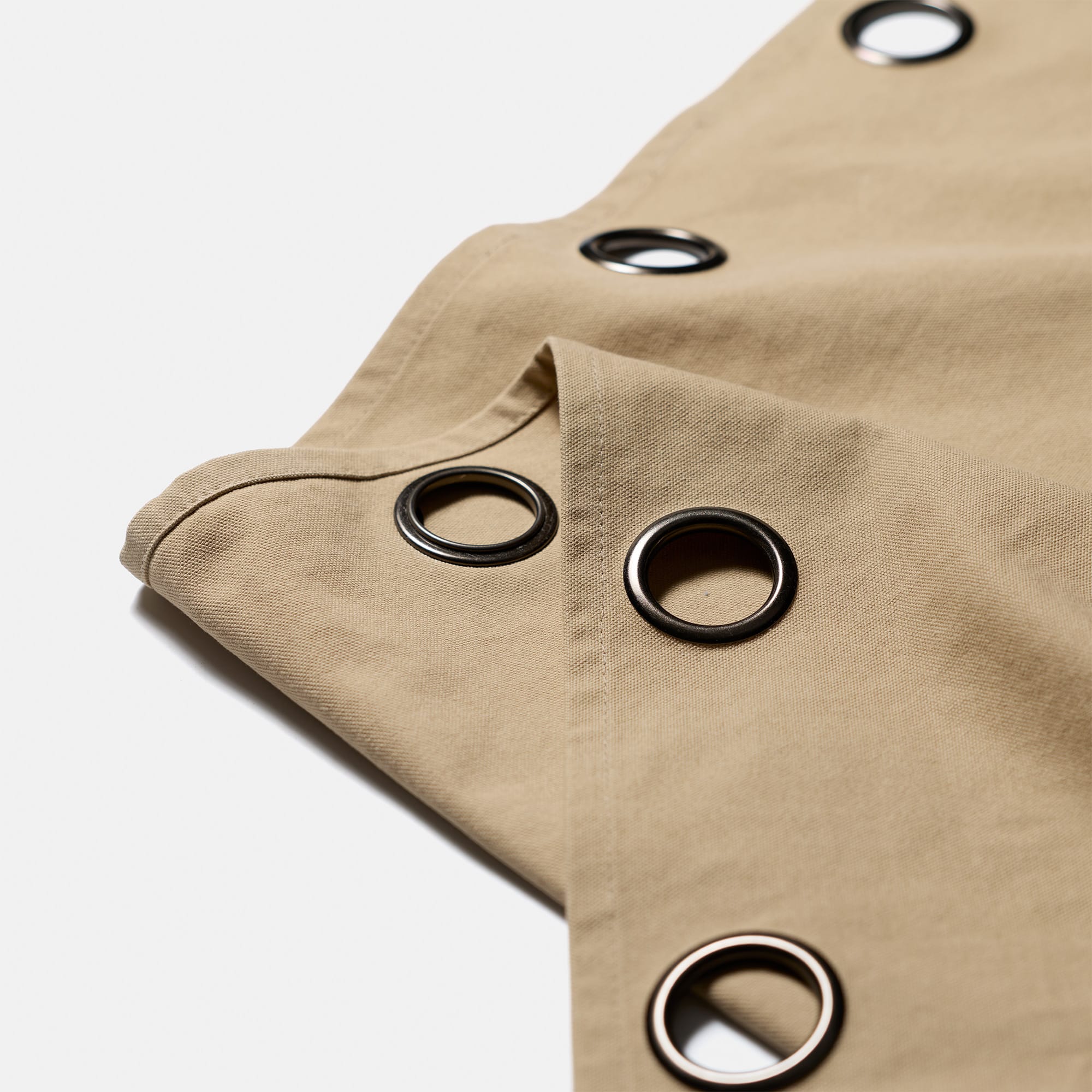 帆布カーテン ハトメ スタイル ベージュ DW-CB008-04-G114 黒ニッケル製のハトメ