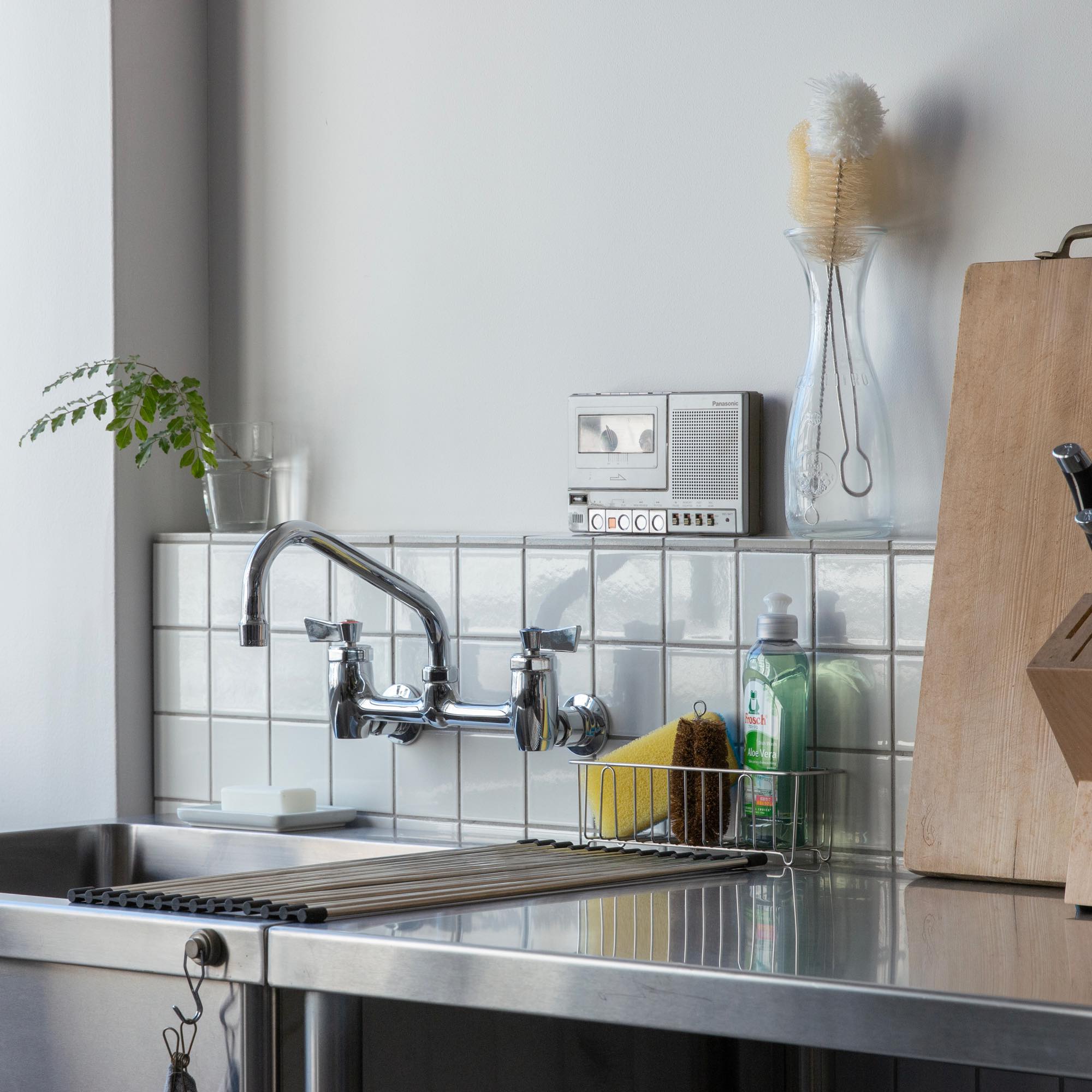 ワーカーズ水栓 壁付けツインレバー混合栓 L200 KB-TP009-05a-G141 壁付けツインレバー混合栓 L200