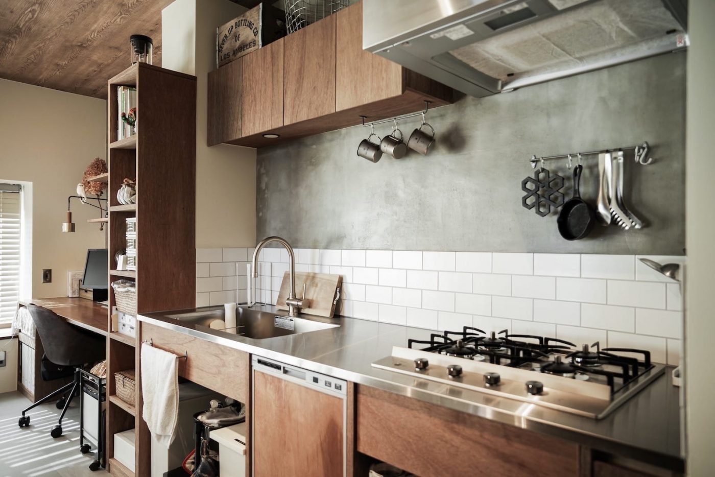 ハンドホース水栓 グースネック混合栓 サテン KB-TP006-02-G141 グースネック混合栓 サテン（写真提供：エイトデザイン株式会社）