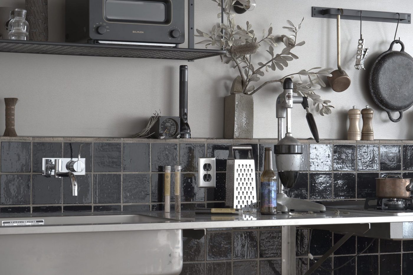 VOLAキッチン水栓 壁付け混合栓 KB-TP008-01-G201