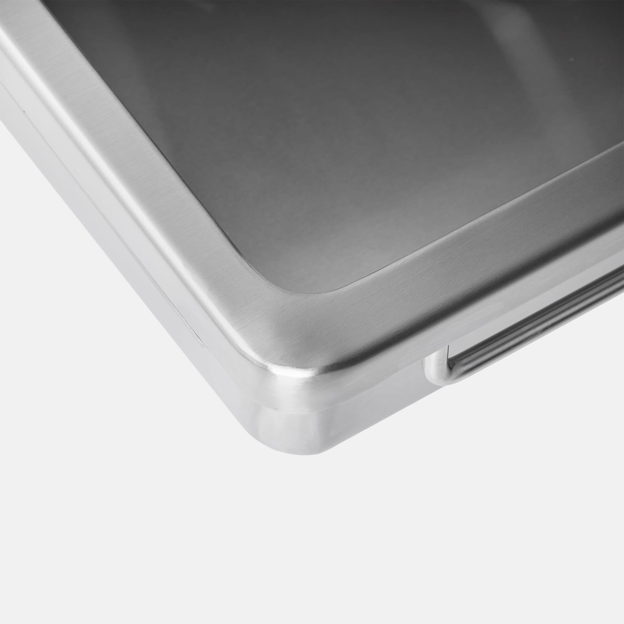 スクールシンク 台付け水栓用 片デッキタイプ KB-PR015-04a-G239 シンク内寸を大きくするために、縁はなるべく小さい寸法にしています