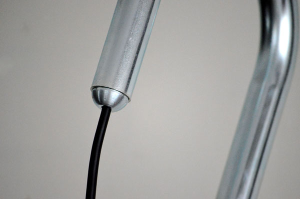 どこでもライト BENT PIPE LT-OT001-02-G026 細部もシンプルでどこか近未来的