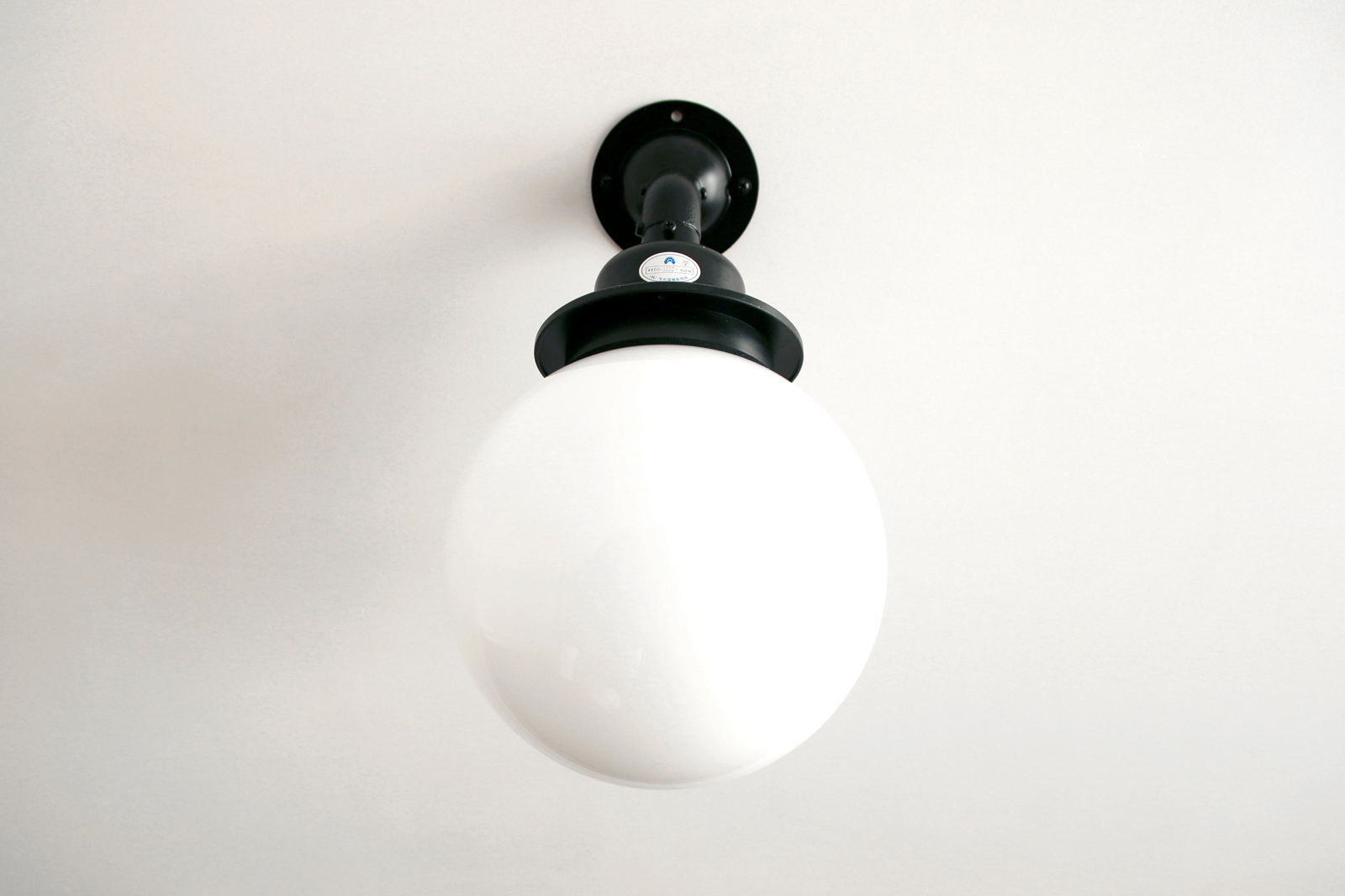 ボールアームライト 乳白×ブラック | LT-BR011-02-G141 | 直付 
