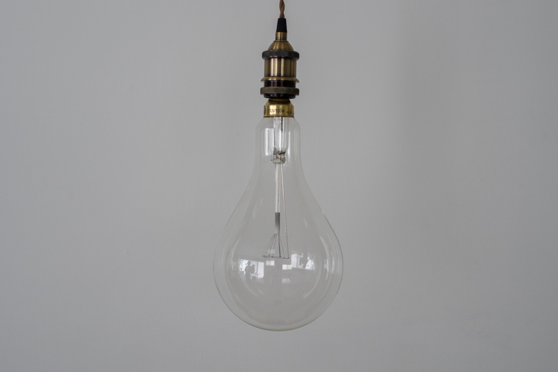 大型集魚灯電球 白熱集魚球(E26)100W LT-BB005-02-G141 集魚灯　消灯状態
