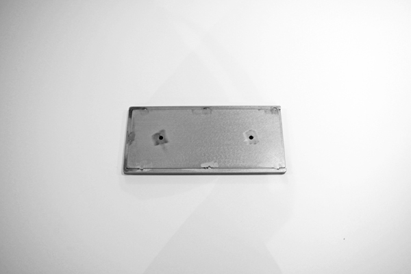 メタルネームプレートケース ステンレス Mサイズ ET-OT006-04-G108 ちなみに裏面はこんな感じ。ざっくりと