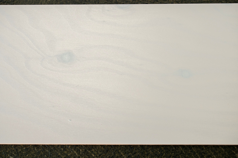 ラーチ合板パネル 白マット WL-WB009-03-G049 うっすらとラーチの木目が透けます