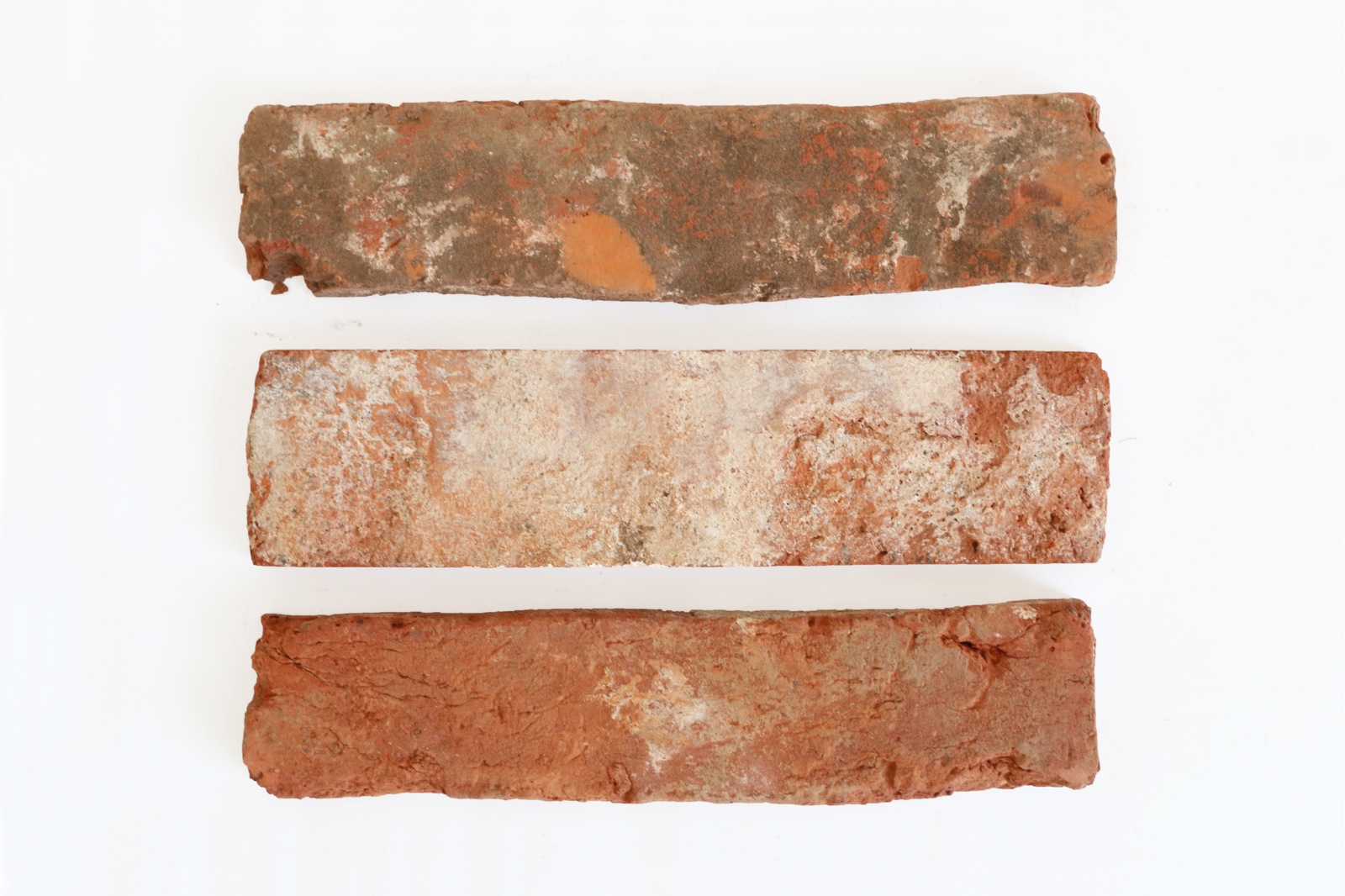 チャイナブリック 満州レッド(古材) WL-TL017-04-G141 この3種類くらいの色むらの巾があります