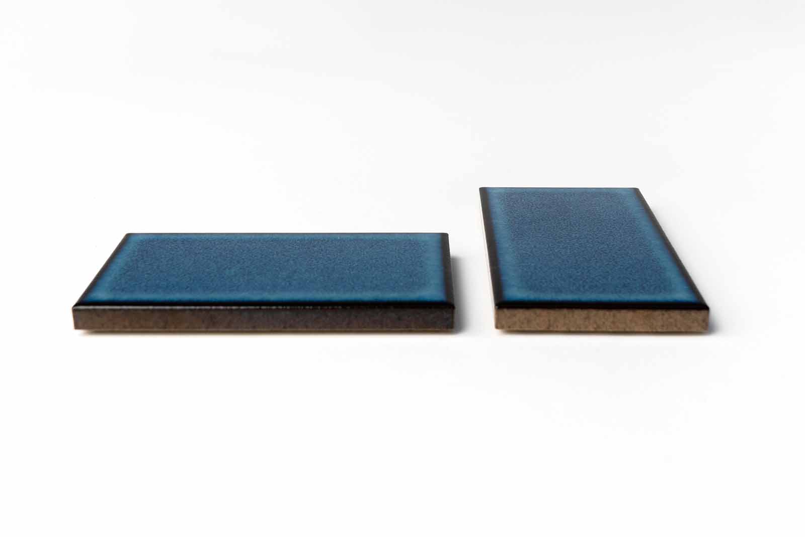 レトロエイジタイル ブルー 小口平（バラ売り） WL-TL014-02P-G141 10mm厚です。小口の色は個体差があります