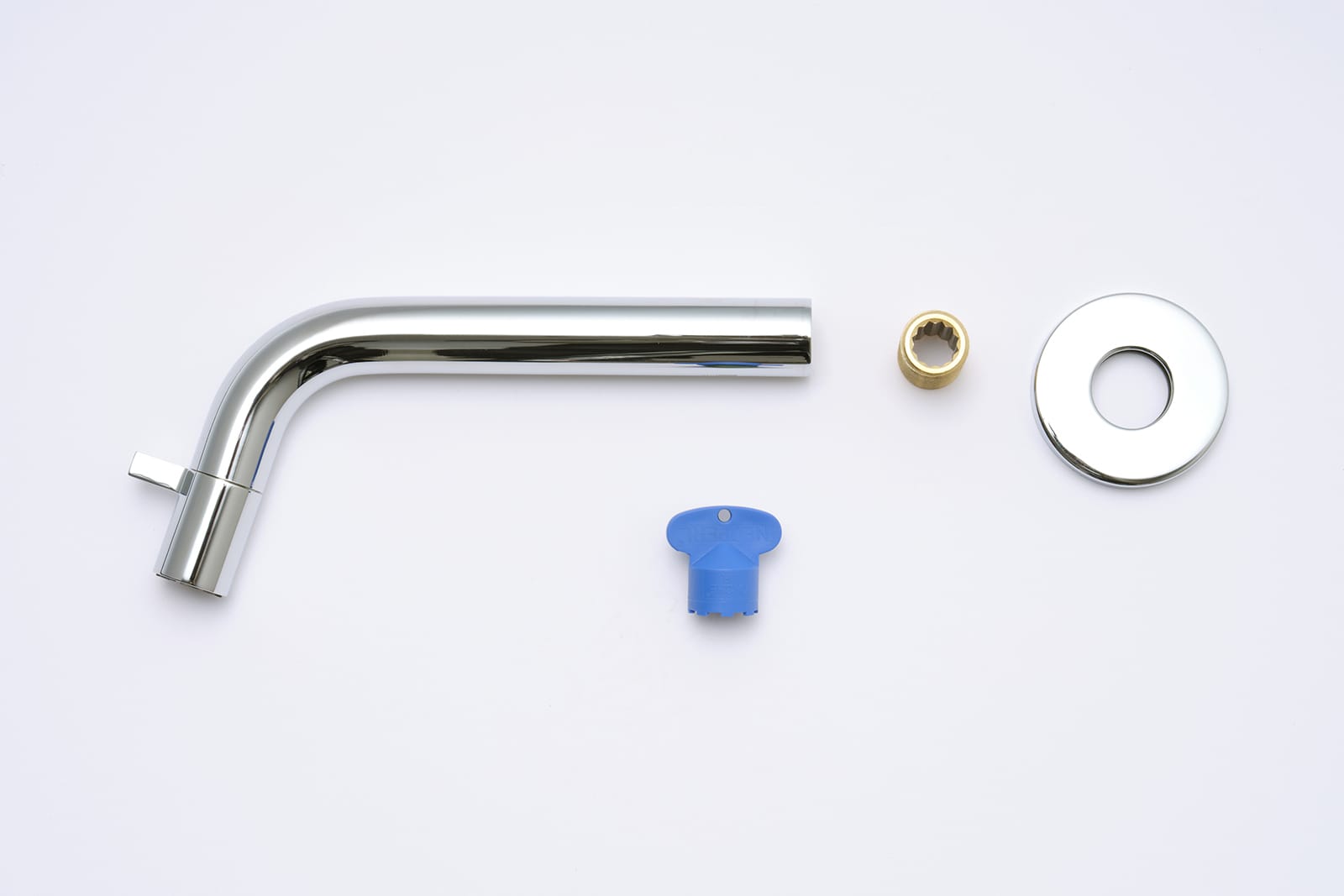 壁付けスパウトレバー水栓 洗面用 クローム L186 KB-TP011-02-G141 青色の付属品は吐水先部品（エアレーター）を取り外して掃除する際に必要なため、紛失しないよう保管してください
