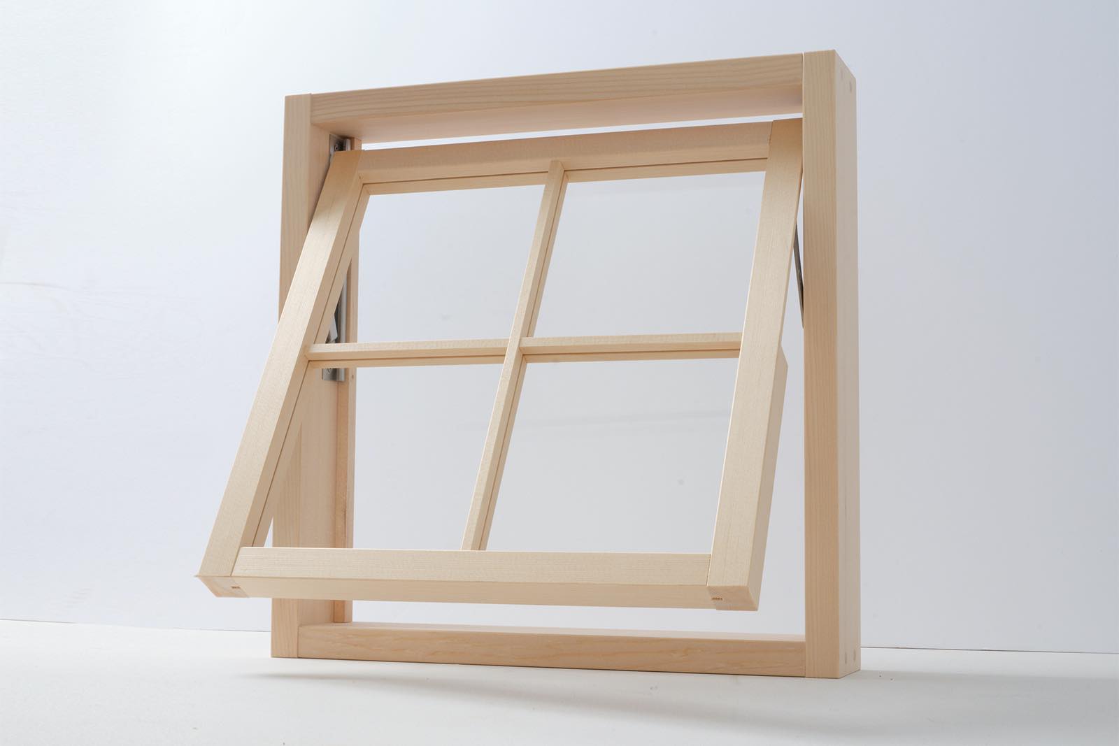 木製室内窓 450角 押し出しタイプ DW-DR008-07-G164 窓を約40度開けることができます