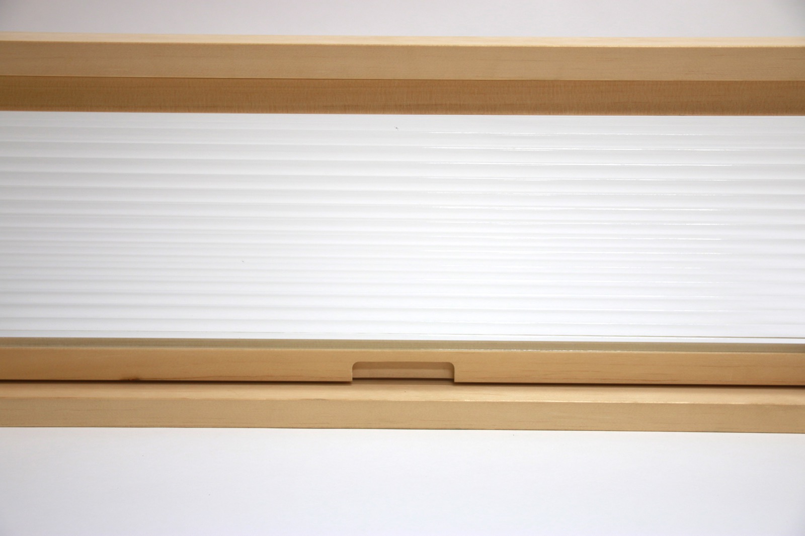 木製室内窓 横長2連 押し出しタイプ DW-DR008-04-G164 裏面の様子（写真はモールガラス）