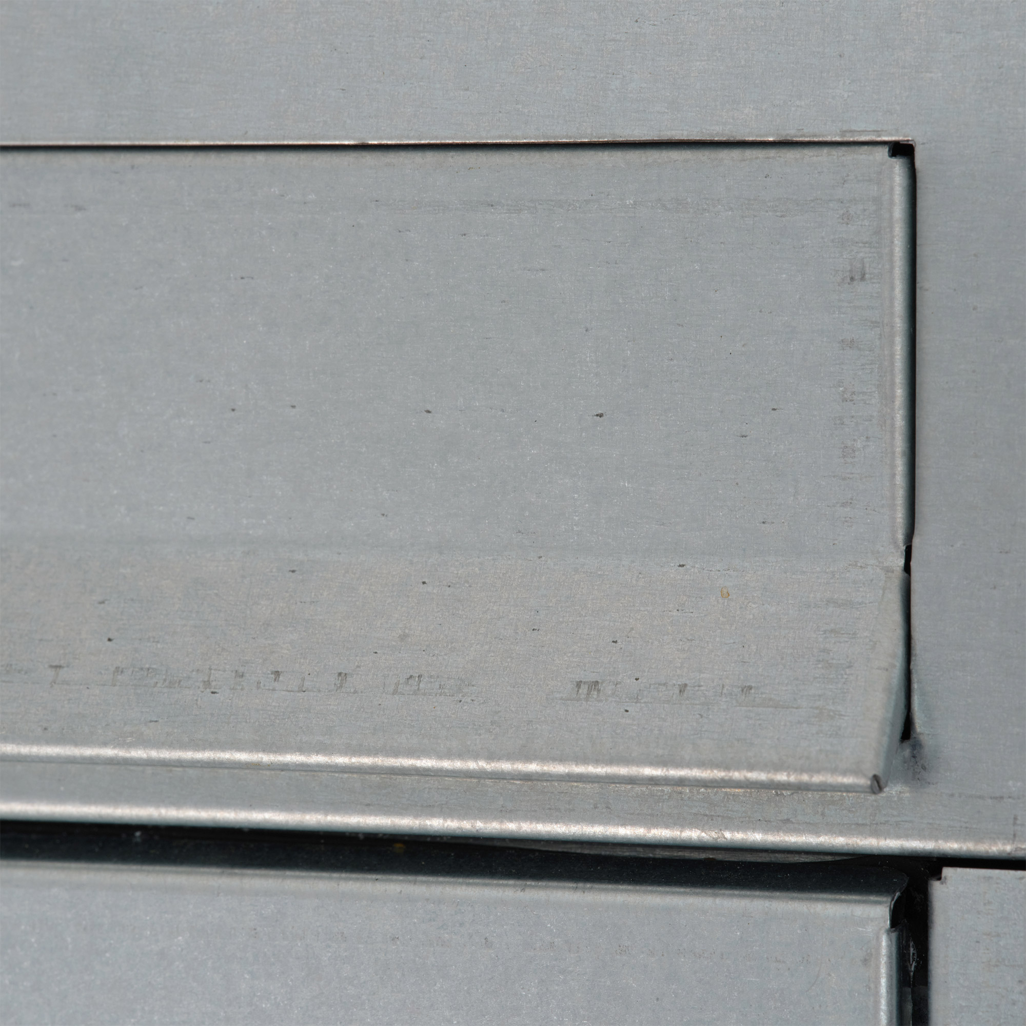 デンマークポスト シルバー ET-OT010-01-G141 シルバーはガルバリウム鋼板がそのまま仕上げなので、擦れたような風合いの部分があります