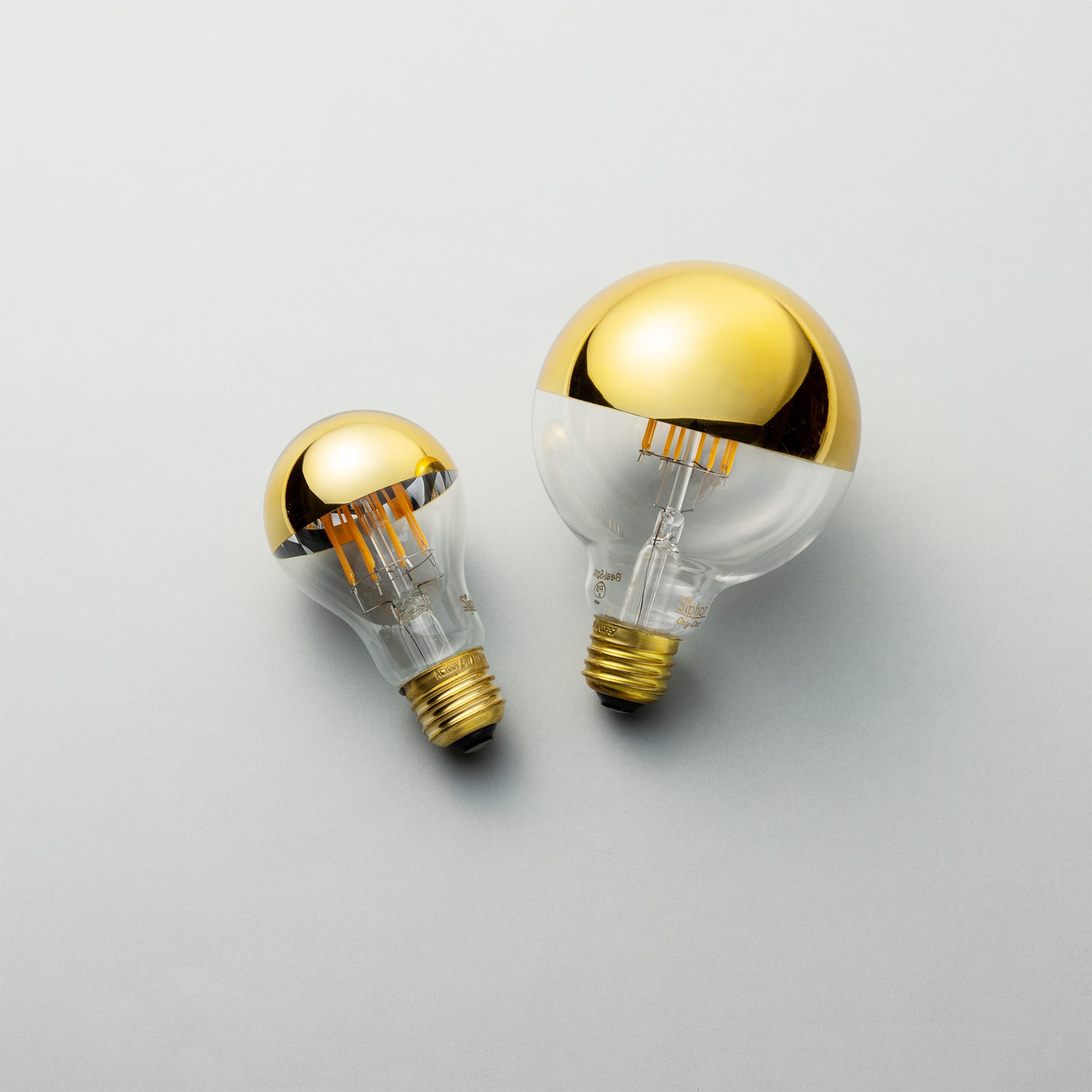 ミラーLED電球 φ60(E26)40W相当 ゴールド 2200K電球色 LT-BB007-03-G141 左：φ60　右：φ95
