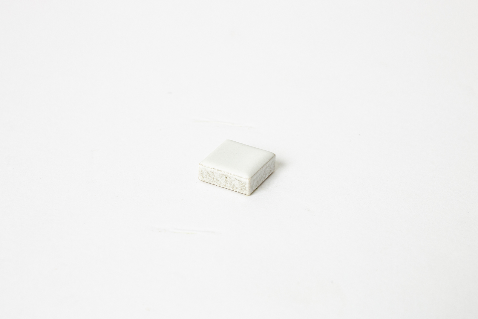 ピクセルタイル ホワイト（ケース） WL-TL018-01-G141 6mm厚です